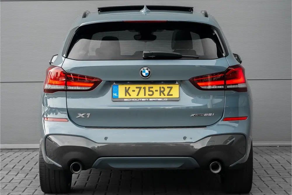 BMW X1 xDrive25i High Executive M-Sport Pano Trek uit 2021, foto 12