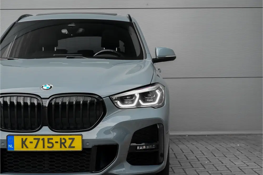 BMW X1 xDrive25i High Executive M-Sport Pano Trek uit 2021, foto 15