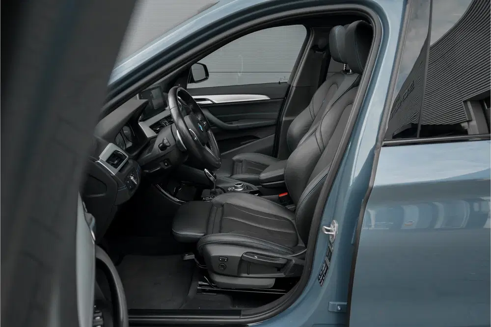 BMW X1 xDrive25i High Executive M-Sport Pano Trek uit 2021, foto 4