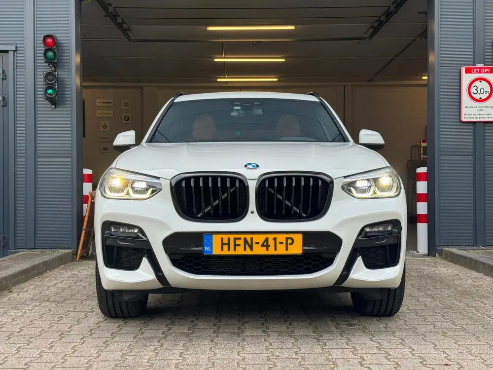 BMW X3 M40i xDrive High Executive uit 2021, foto 2