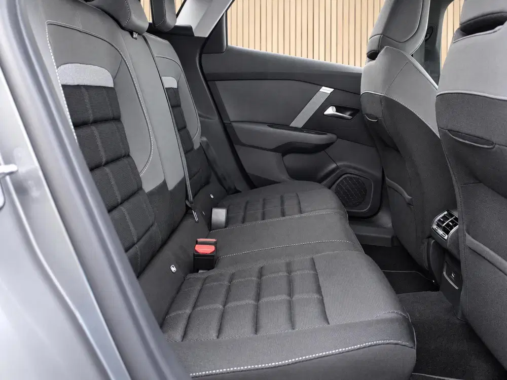 Citroën C4 Citroen C4 1.2 Hybrid 145pk Collection VOO uit 2026, foto 13