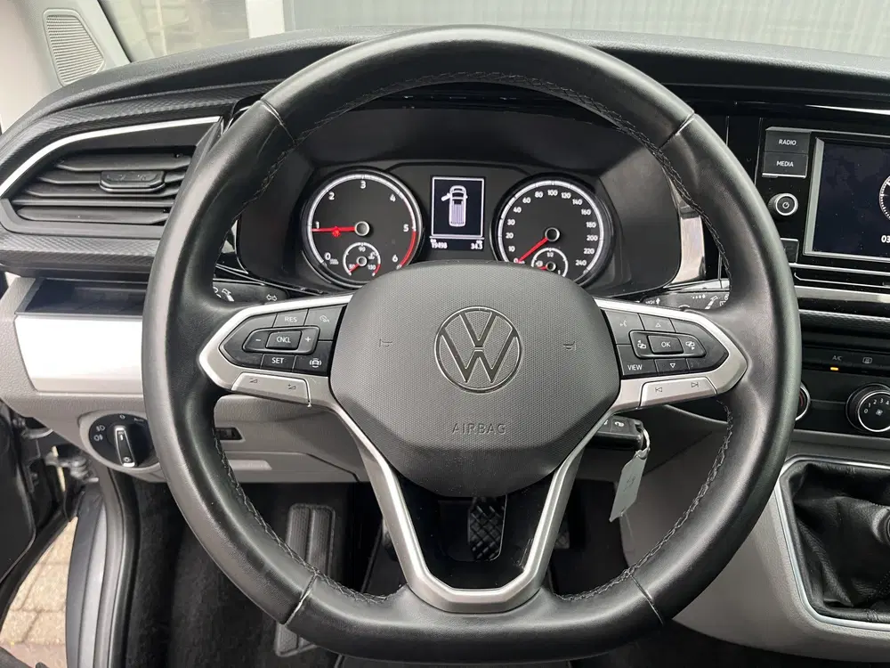 Volkswagen Transporter 2.0 TDI L2H1 DC 150pk Airco Cruise co uit 2023, foto 11