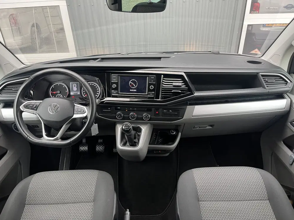 Volkswagen Transporter 2.0 TDI L2H1 DC 150pk Airco Cruise co uit 2023, foto 7