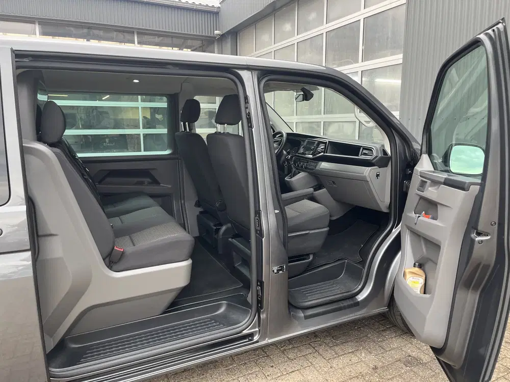 Volkswagen Transporter 2.0 TDI L2H1 DC 150pk Airco Cruise co uit 2023, foto 8