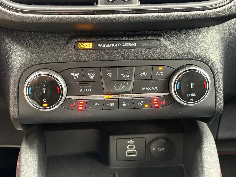 Ford Kuga 2.5 PHEV ST-Line X uit 2023, foto 13