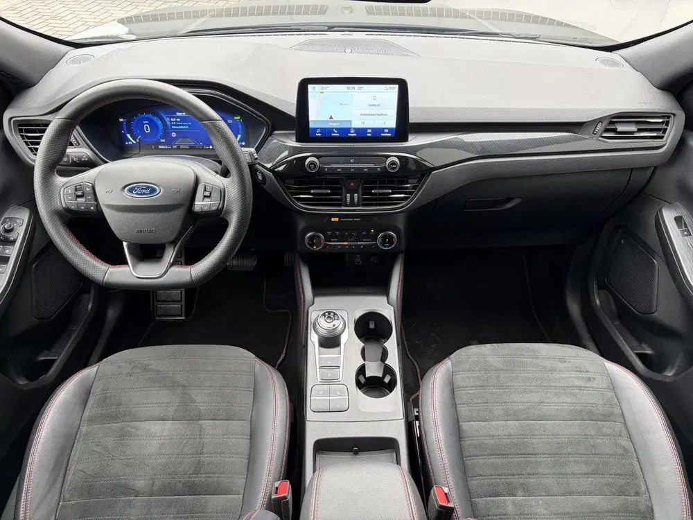 Ford Kuga 2.5 PHEV ST-Line X uit 2023, foto 2