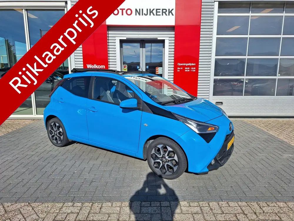 Toyota Aygo 1.0 VVT-i x-cite met elektrisch cabrio dak uit 2019