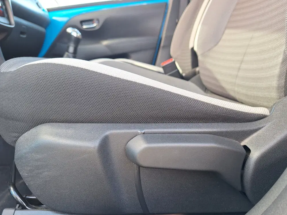 Toyota Aygo 1.0 VVT-i x-cite met elektrisch cabrio dak uit 2019, foto 11
