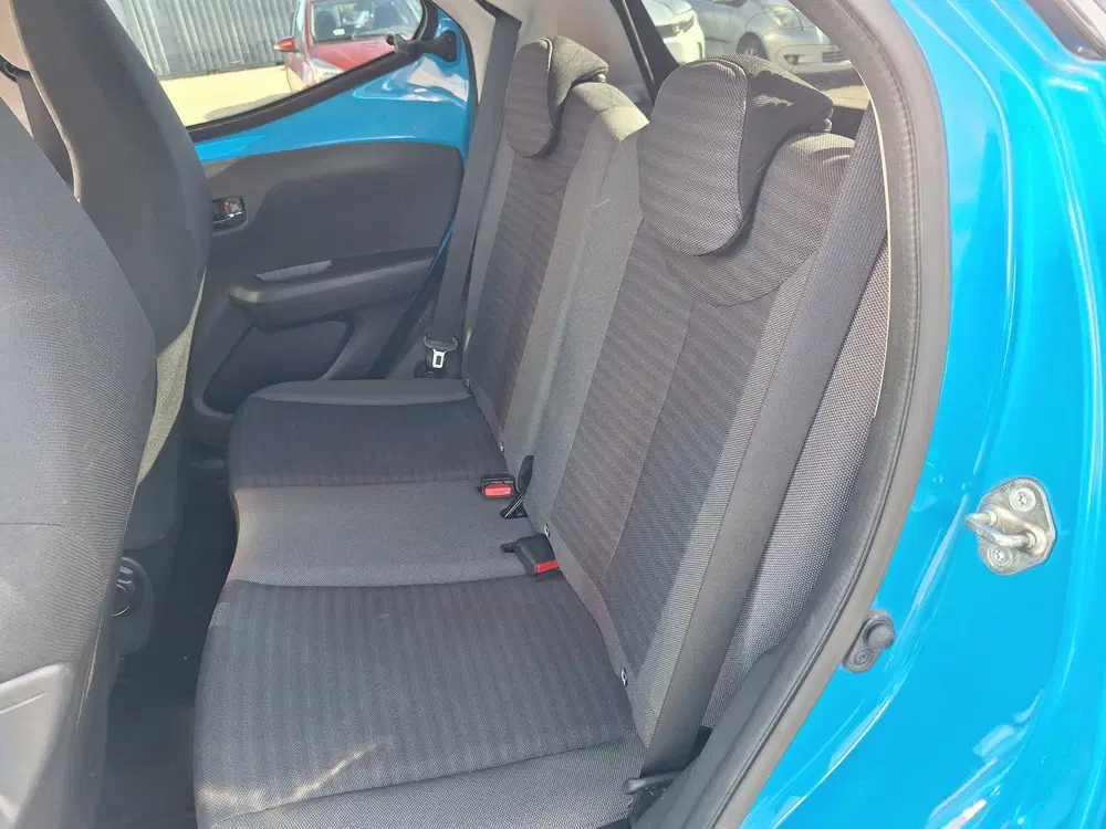 Toyota Aygo 1.0 VVT-i x-cite met elektrisch cabrio dak uit 2019, foto 12