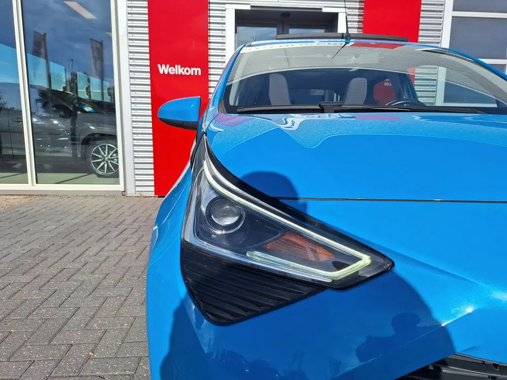 Toyota Aygo 1.0 VVT-i x-cite met elektrisch cabrio dak uit 2019, foto 5