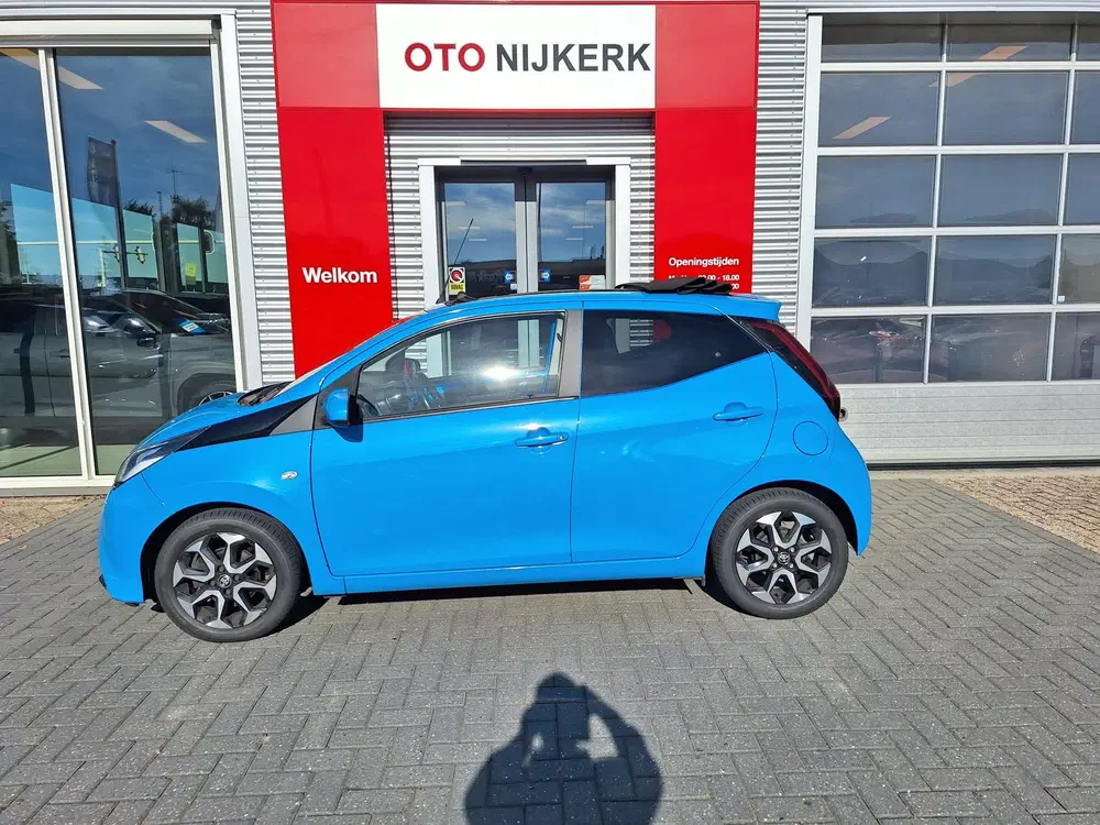 Toyota Aygo 1.0 VVT-i x-cite met elektrisch cabrio dak uit 2019, foto 7