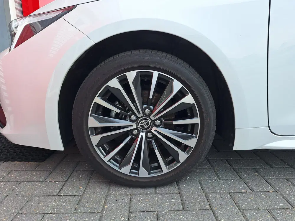 Toyota Corolla Hybrid 140 Dynamic Limited uit 2024, foto 10