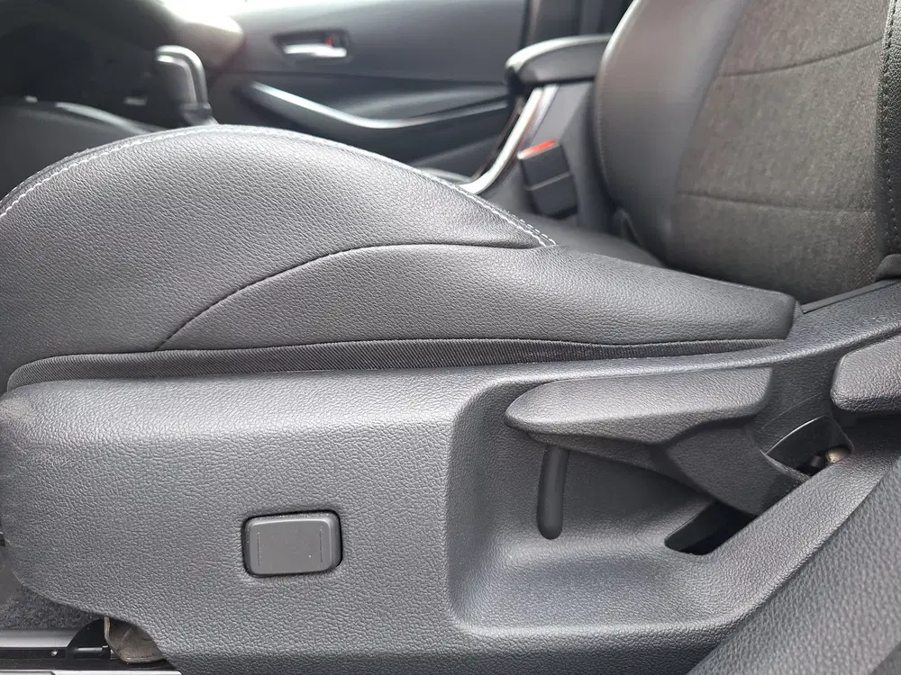 Toyota Corolla Hybrid 140 Dynamic Limited uit 2024, foto 13