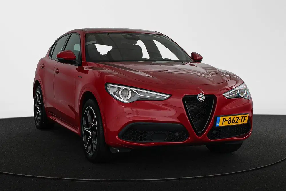 Alfa Romeo Stelvio 2.0T 280pk AWD Veloce Carplay Adaptieve C uit 2021, foto 2