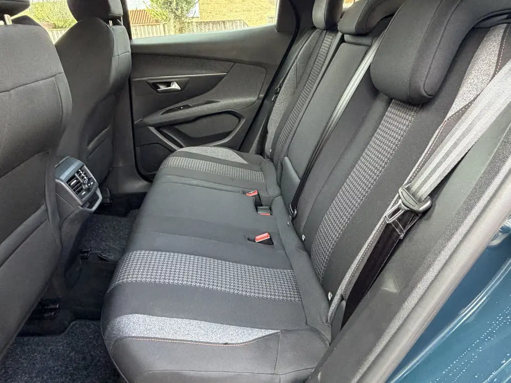 Peugeot 3008 1.2 PureTech Active Automaat uit 2022, foto 10