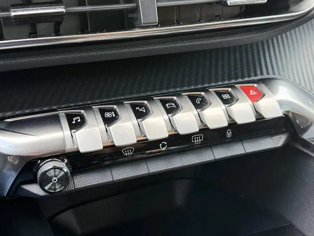 Peugeot 3008 1.2 PureTech Active Automaat uit 2022, foto 14