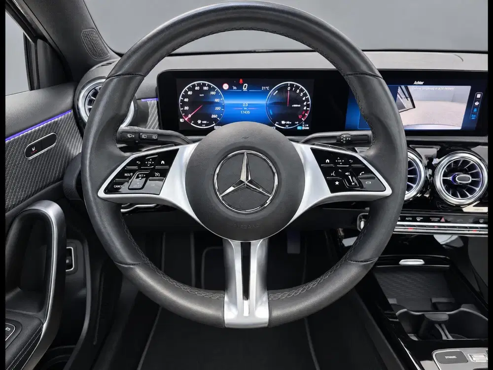 Mercedes-Benz A-Klasse 250 e Luxury Line uit 2024, foto 11