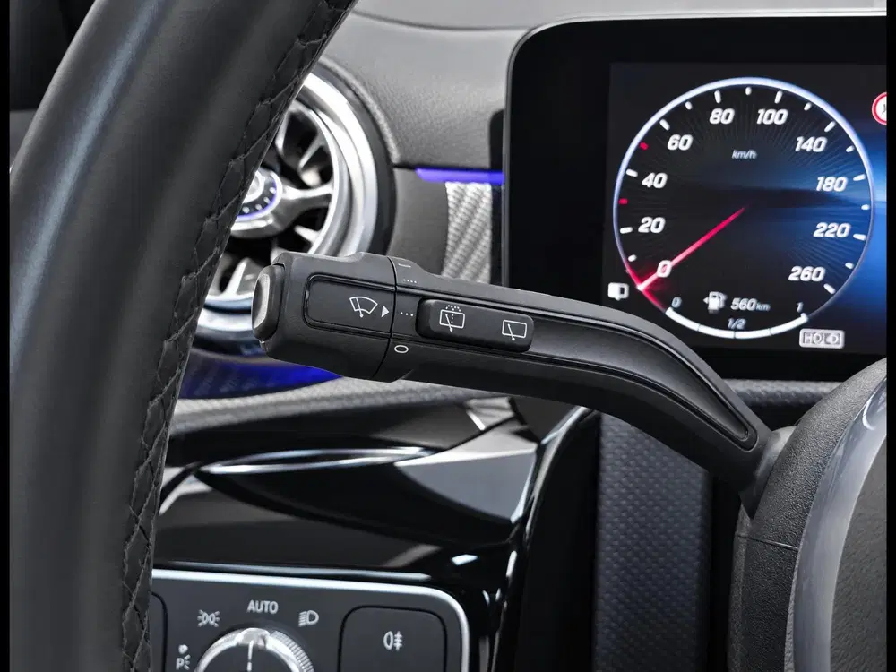 Mercedes-Benz A-Klasse 250 e Luxury Line uit 2024, foto 13