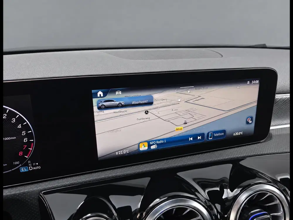 Mercedes-Benz A-Klasse 250 e Luxury Line uit 2024, foto 15