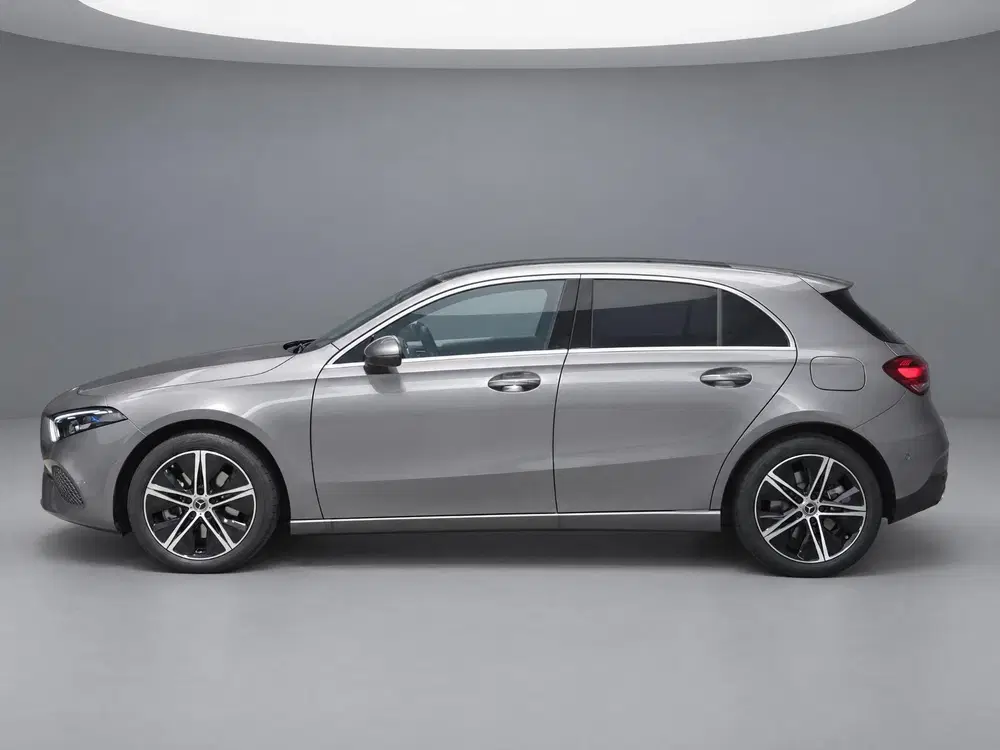 Mercedes-Benz A-Klasse 250 e Luxury Line uit 2024, foto 3