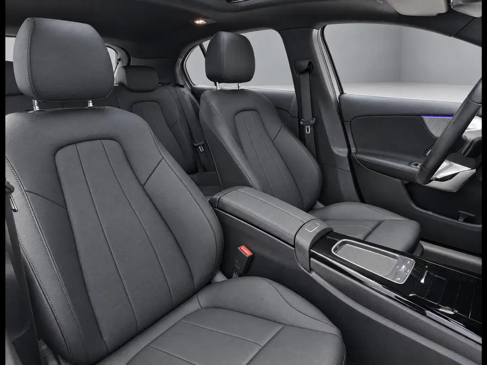 Mercedes-Benz A-Klasse 250 e Luxury Line uit 2024, foto 6