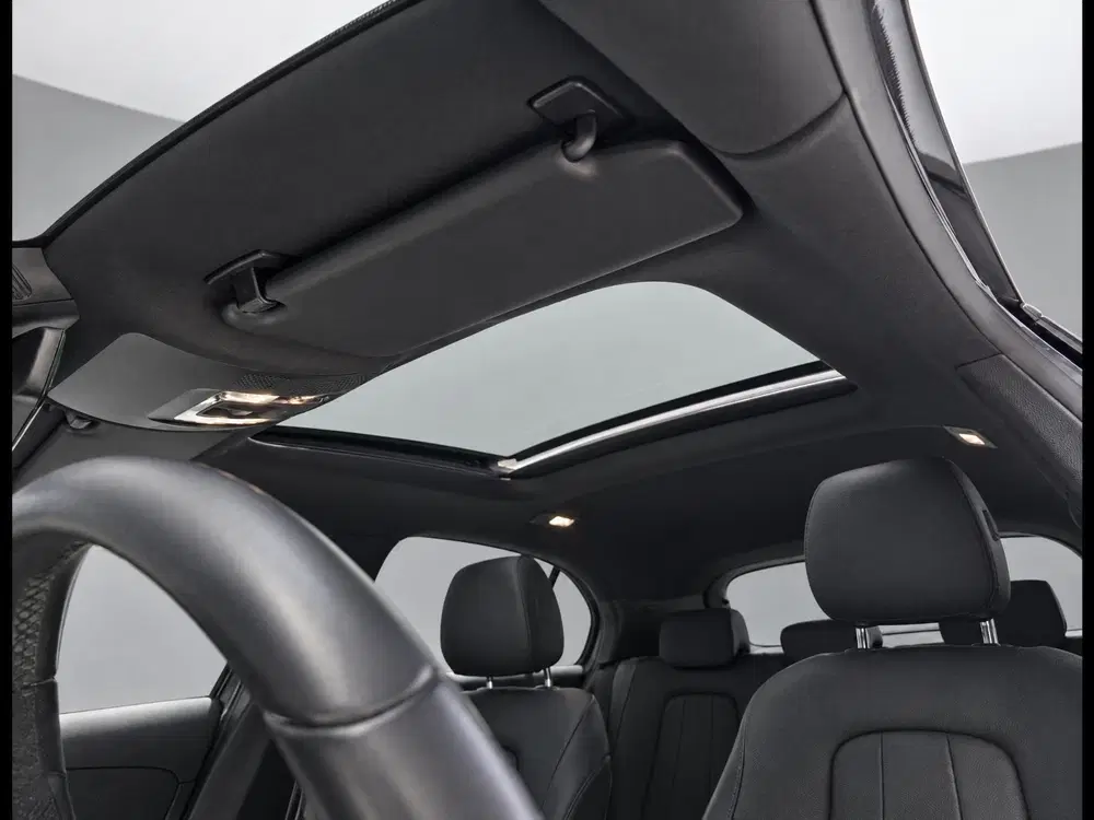 Mercedes-Benz A-Klasse 250 e Luxury Line uit 2024, foto 9