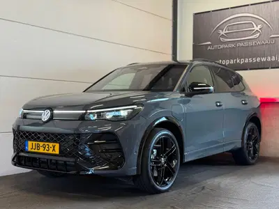 Volkswagen Tiguan 1.5 eHybrid R-Line Edition Pano uit 2025