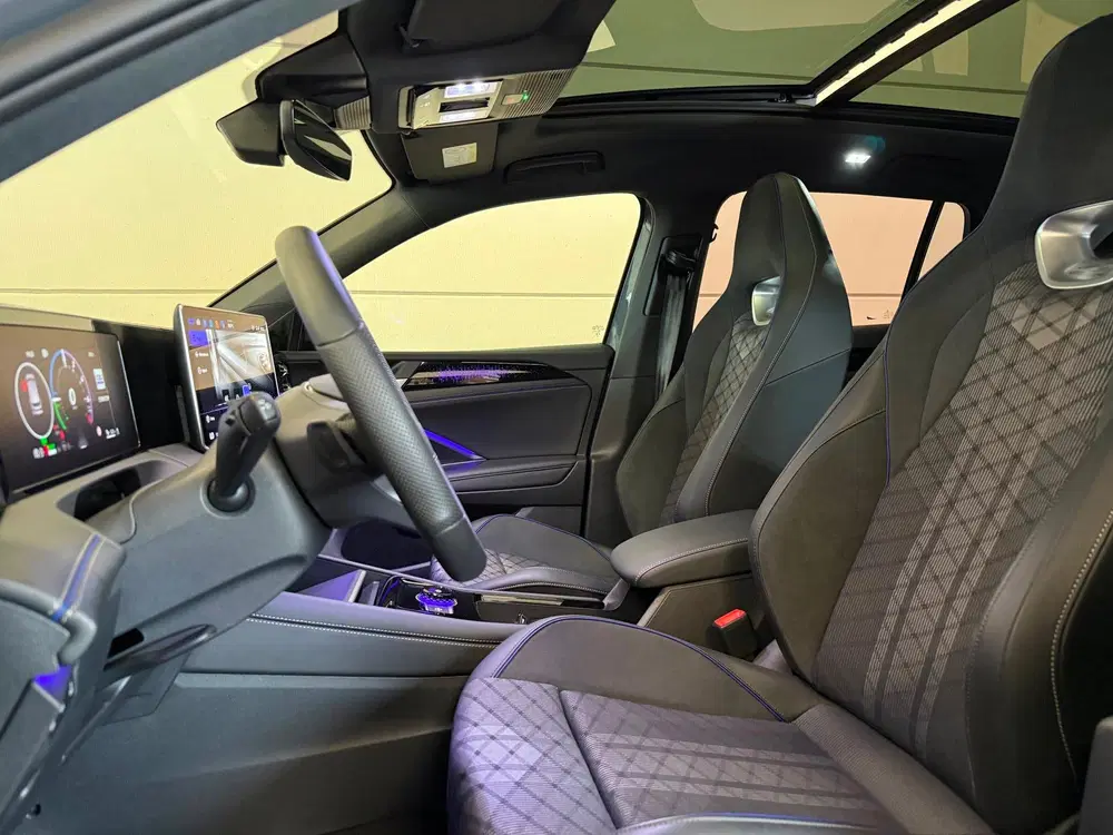 Volkswagen Tiguan 1.5 eHybrid R-Line Edition Pano uit 2025, foto 12