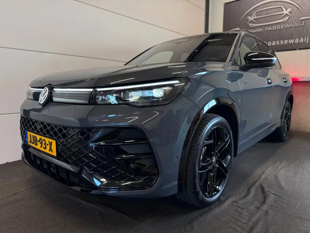 Volkswagen Tiguan 1.5 eHybrid R-Line Edition Pano uit 2025, foto 3