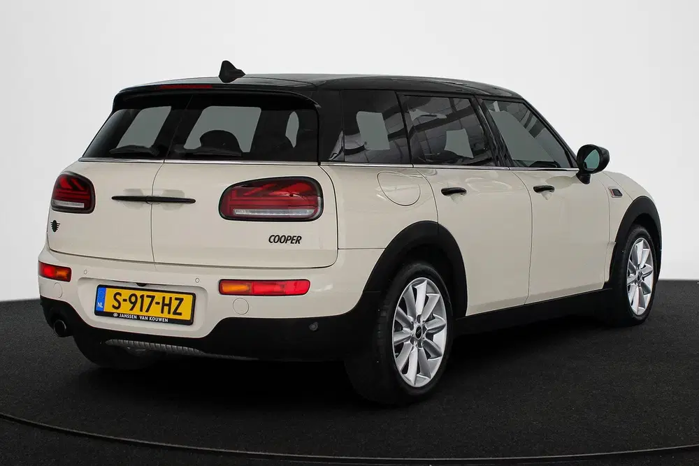 Mini Clubman 1.5 Cooper Classic Automaat Lederen Sports uit 2023, foto 3