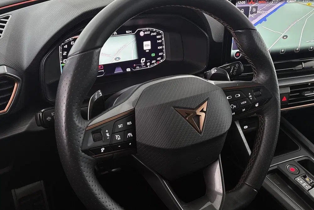 Cupra Leon 1.4 e-Hybrid Achteruitrijcamera 18" uit 2023, foto 11