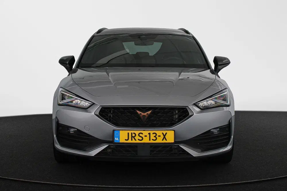 Cupra Leon 1.4 e-Hybrid Achteruitrijcamera 18" uit 2023, foto 13