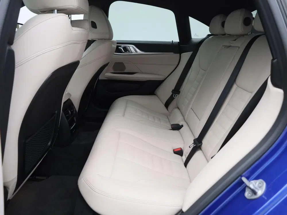 BMW i4 eDrive35 M-Sport 70 kWh uit 2024, foto 12