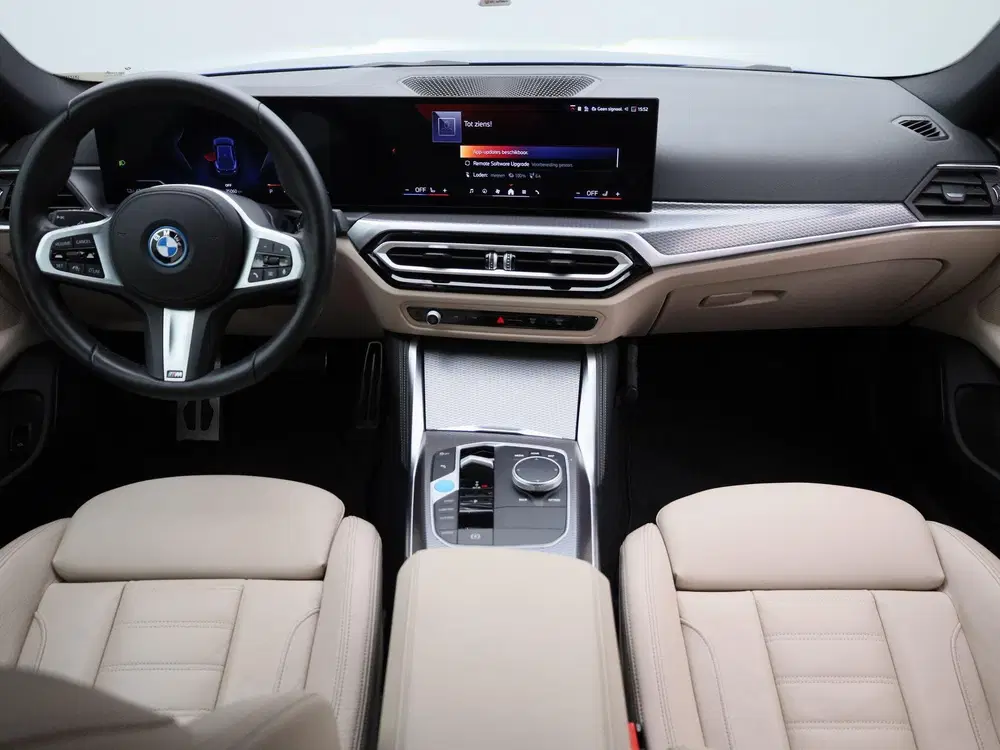 BMW i4 eDrive35 M-Sport 70 kWh uit 2024, foto 9