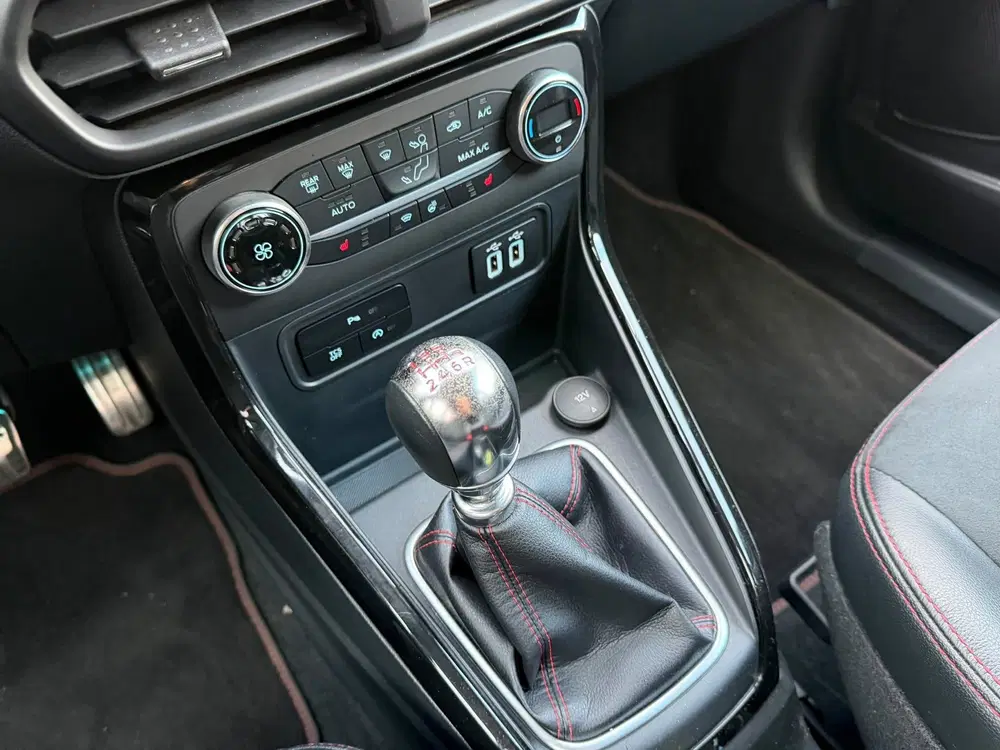 Ford EcoSport 1.0 EcoBoost ST-Line uit 2020, foto 13
