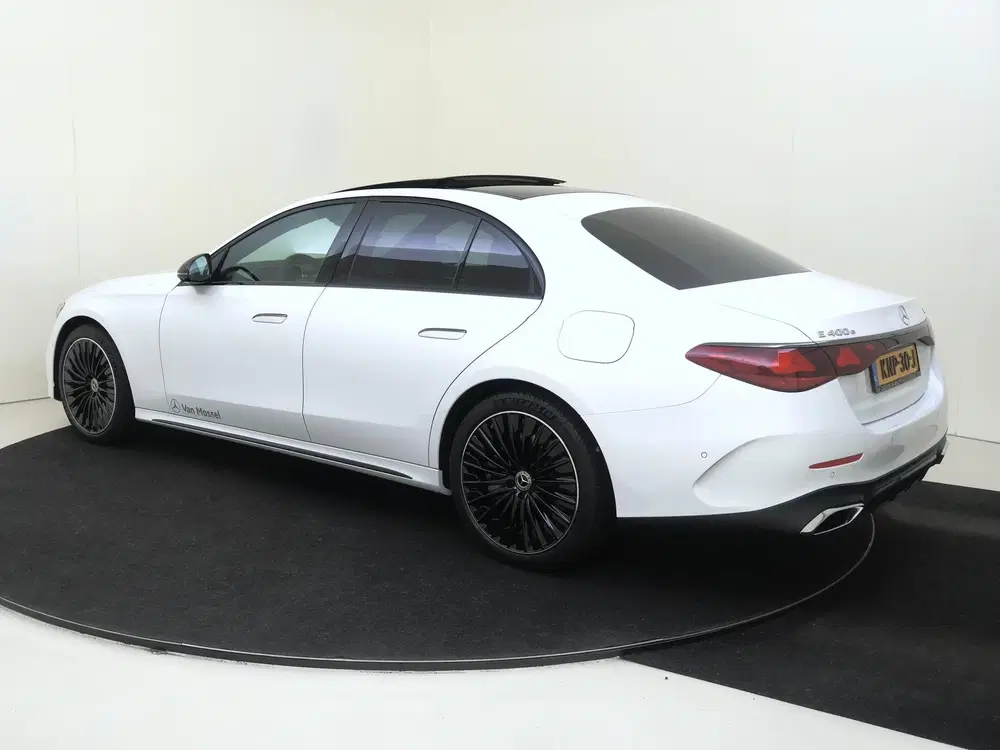 Mercedes-Benz E-Klasse 400 e 4MATIC AMG Line uit 2026, foto 3