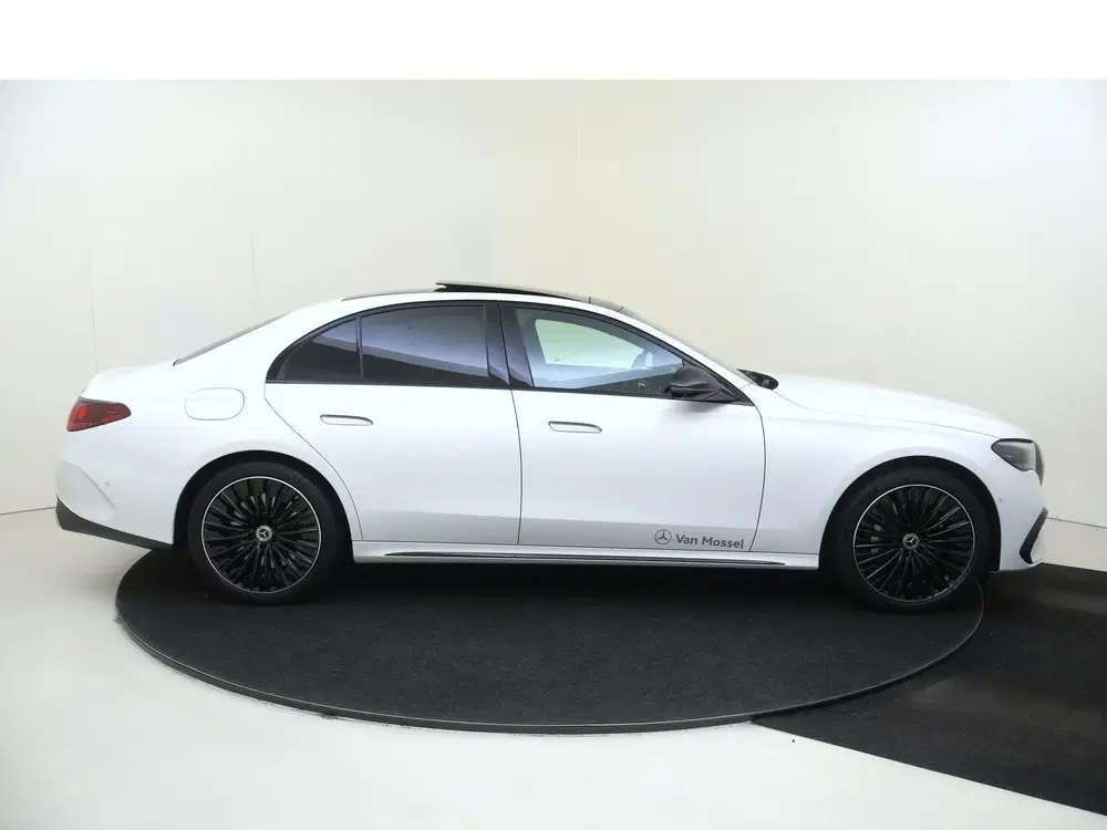 Mercedes-Benz E-Klasse 400 e 4MATIC AMG Line uit 2026, foto 9
