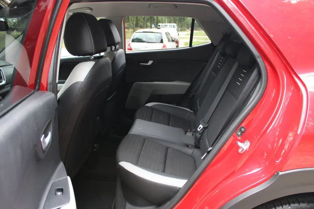 Kia Stonic 1.0 T-GDi DynamicLine uit 2020, foto 15