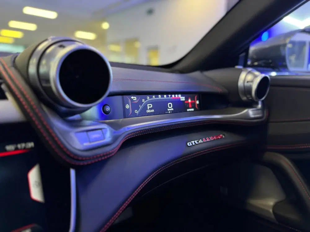 Ferrari GTC4 Lusso T 3.9 V8 I Pano I Lifting I Camera I Scude uit 2019, foto 9