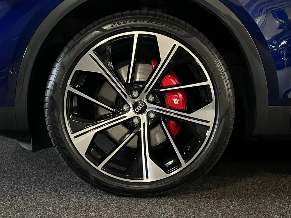 Audi Q5 55 TFSI e S edition Competition 367 PK uit 2021, foto 12