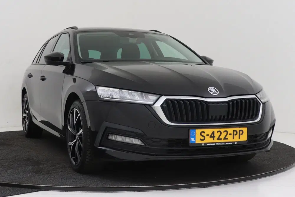 Skoda Octavia 1.5 TSI First Edition uit 2021, foto 12