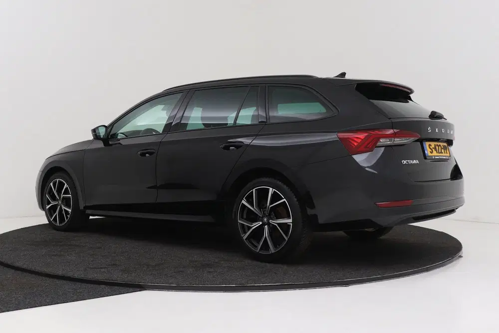 Skoda Octavia 1.5 TSI First Edition uit 2021, foto 6