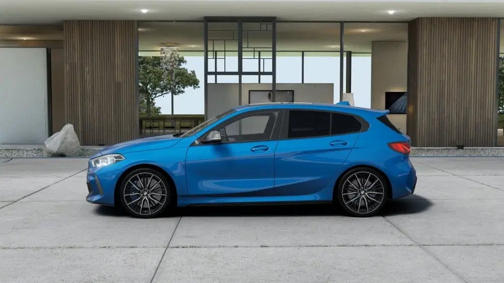 BMW 1-serie M135i xDrive 306PK M-Individual uit 2020, foto 2