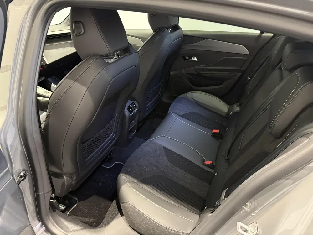 Peugeot 308 1.6 Plug-in Hybrid 195 GT uit 2026, foto 10