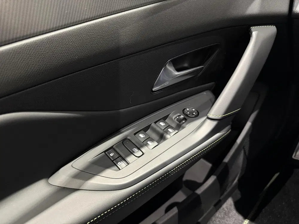 Peugeot 308 1.6 Plug-in Hybrid 195 GT uit 2026, foto 14