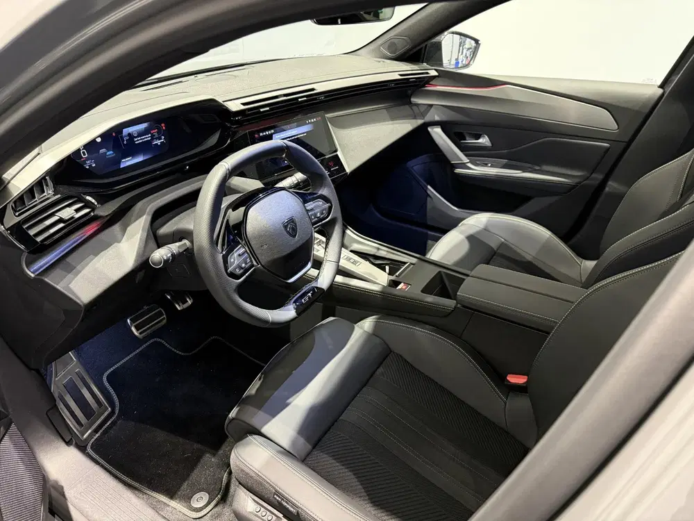 Peugeot 308 1.6 Plug-in Hybrid 195 GT uit 2026, foto 7