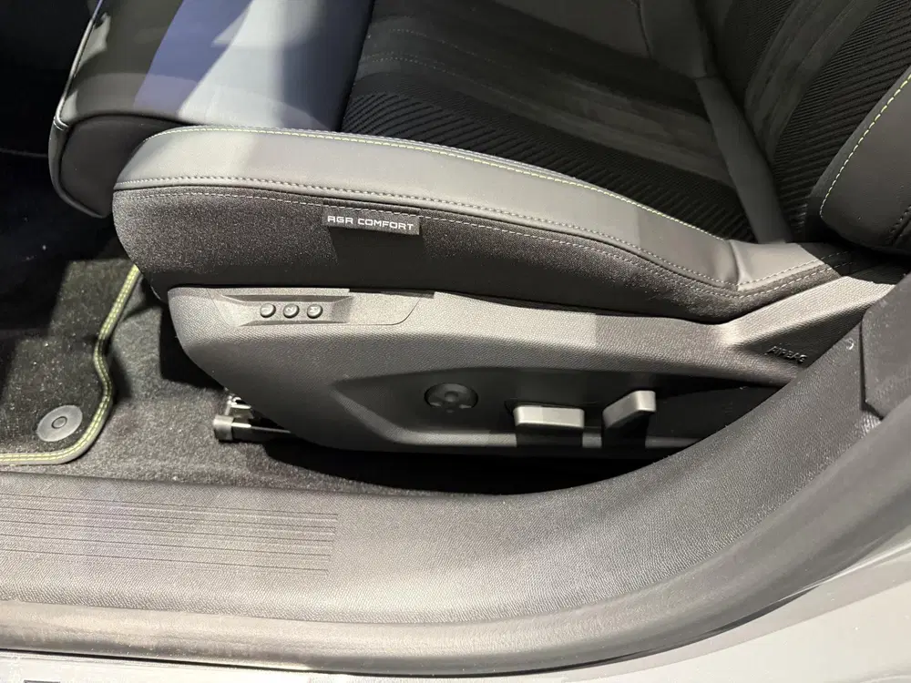 Peugeot 308 1.6 Plug-in Hybrid 195 GT uit 2026, foto 9