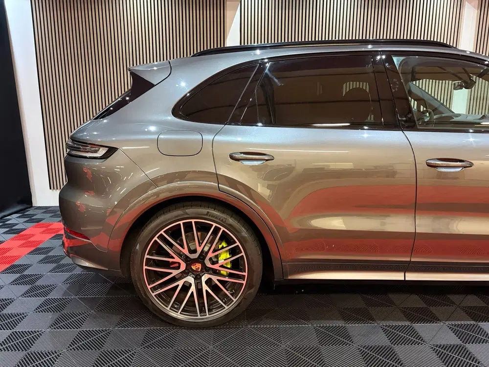 Porsche Cayenne E-hybrid Sport Chrono+ Passenger Display P uit 2024, foto 4