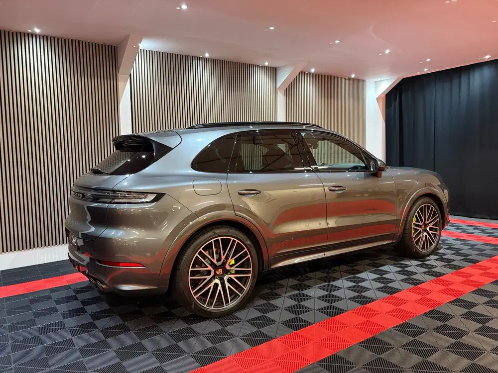 Porsche Cayenne E-hybrid Sport Chrono+ Passenger Display P uit 2024, foto 6