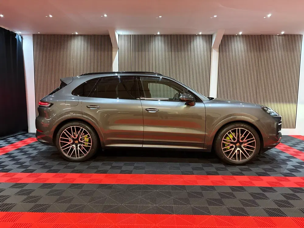Porsche Cayenne E-hybrid Sport Chrono+ Passenger Display P uit 2024, foto 7